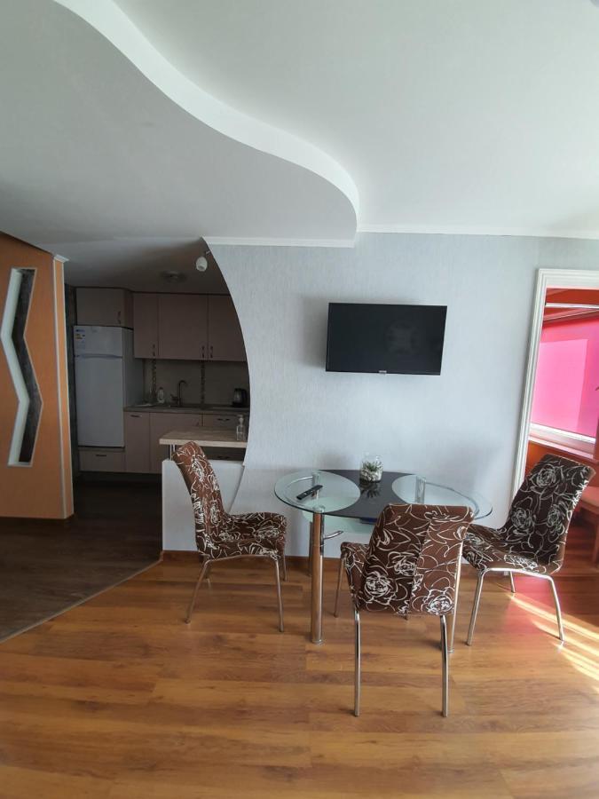 Vidumgravja Apartamenti Ventspils Exteriör bild